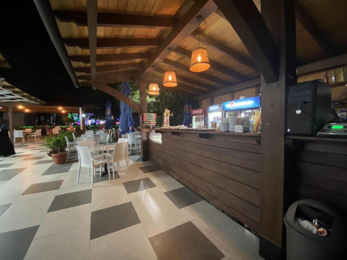 Center Park Hotel Velipoje Bagian luar foto